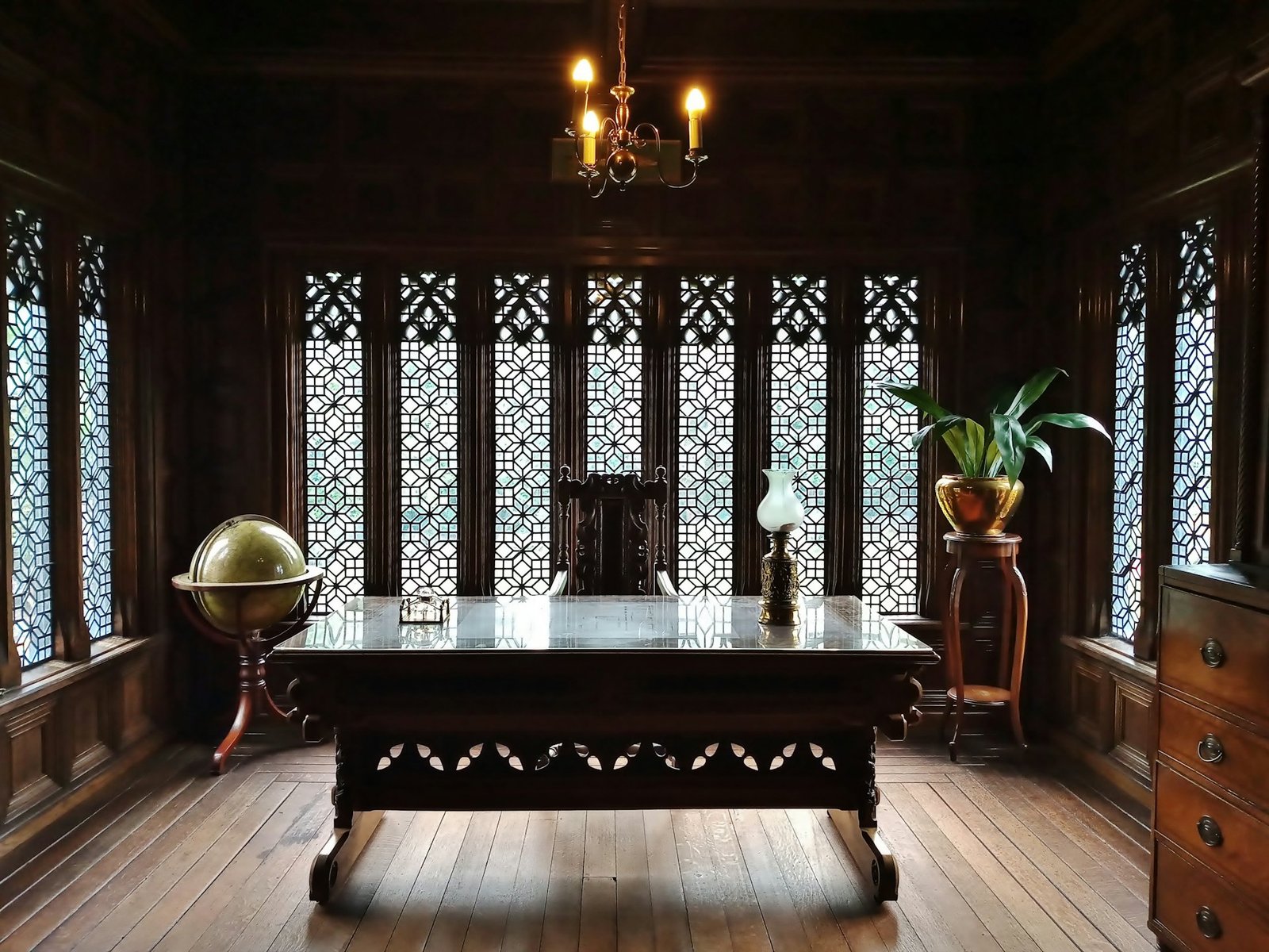 Bureau en bois, ambiance gestion privée