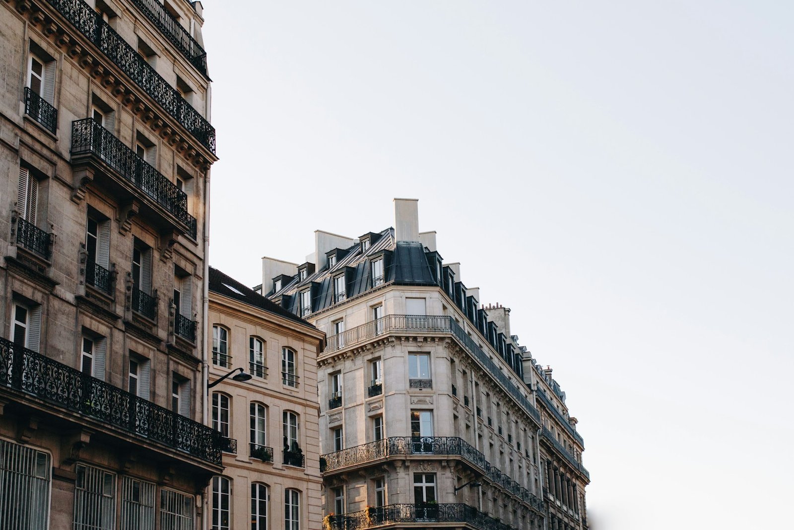 Immeubles en pierre blanche